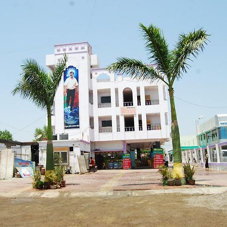 Hotel Utsav Shirdi Exterior photo