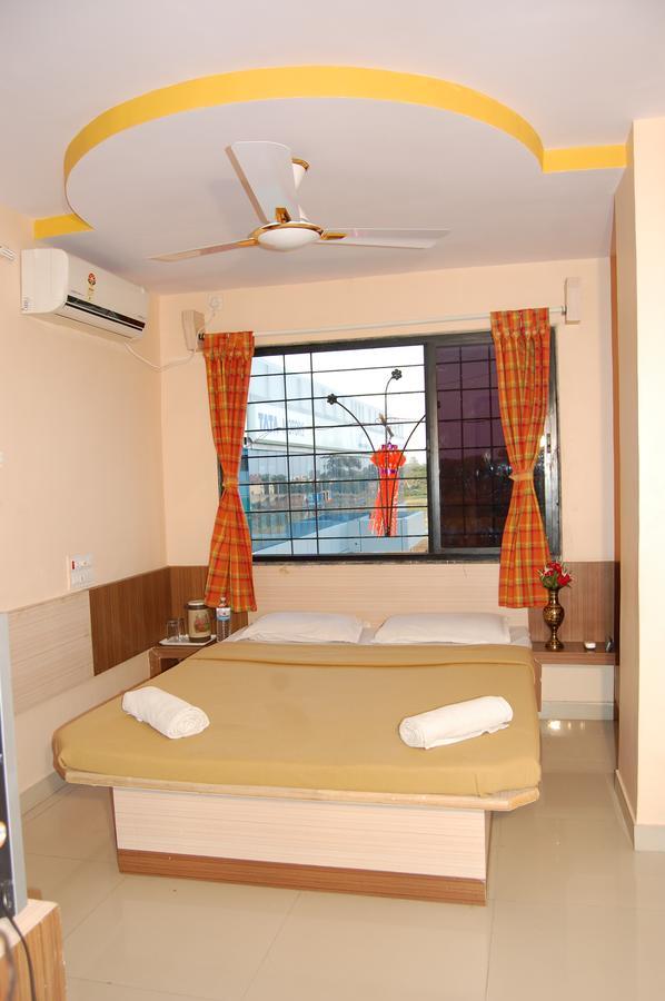 Hotel Utsav Shirdi Exterior photo