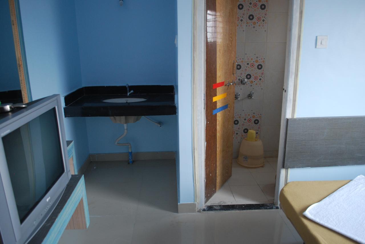 Hotel Utsav Shirdi Exterior photo