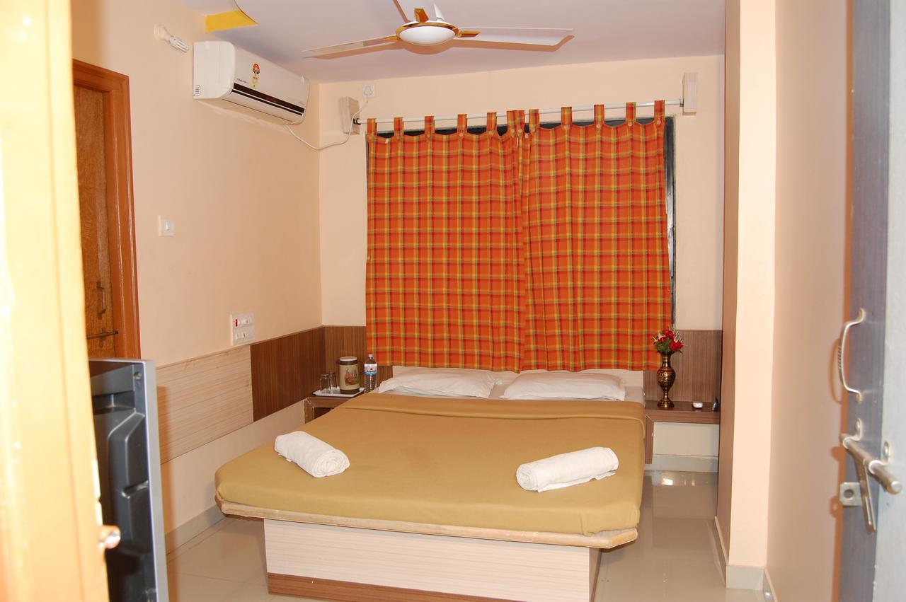 Hotel Utsav Shirdi Exterior photo