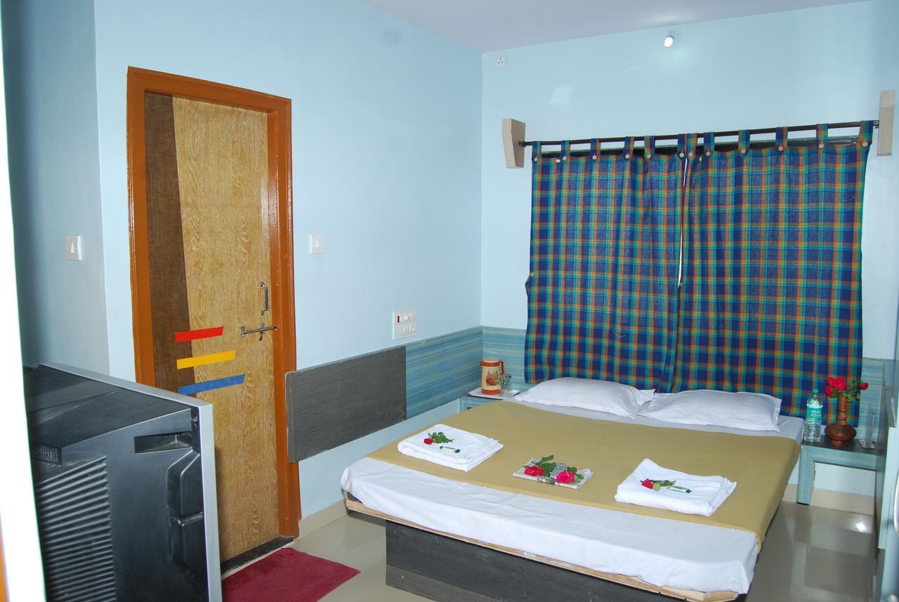 Hotel Utsav Shirdi Exterior photo