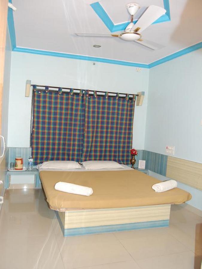 Hotel Utsav Shirdi Exterior photo